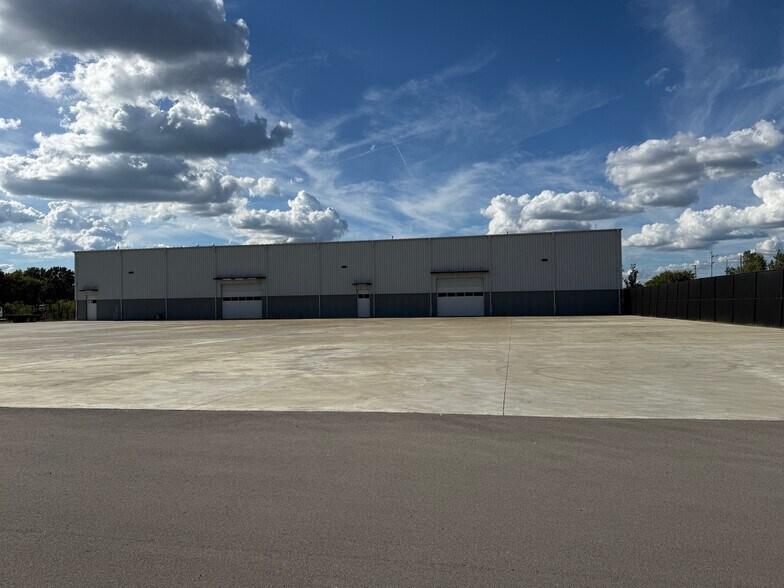 More Photos Of 741 Hickory Industrial Dr, Old Hickory Industrial For Lease