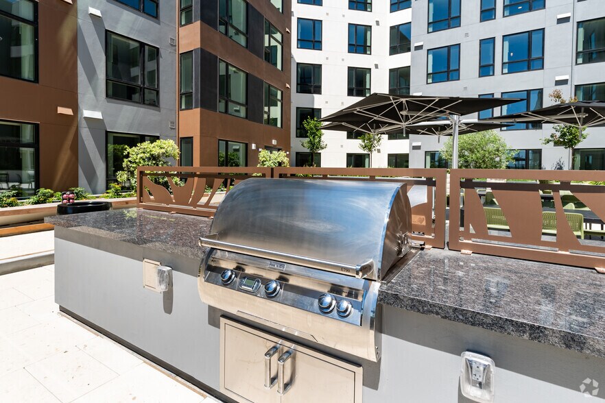 More Photos Of 219 9th Ave, Oakland Apartments For Lease