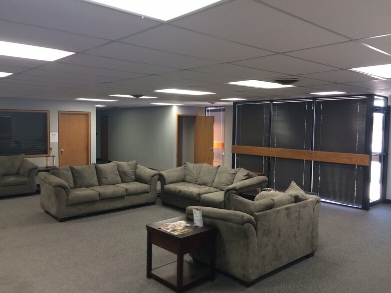 More Photos Of 3001 S Madison, Wichita Warehouse For Lease