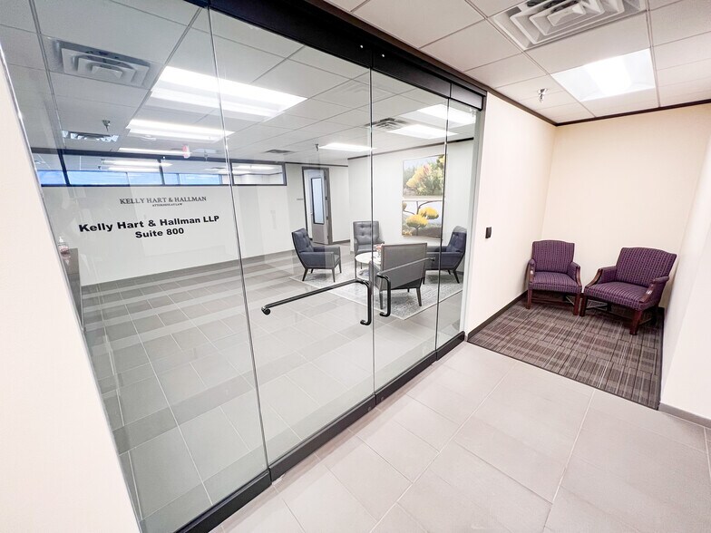 More Photos Of 500 W Illinois Ave, Midland Office For Lease