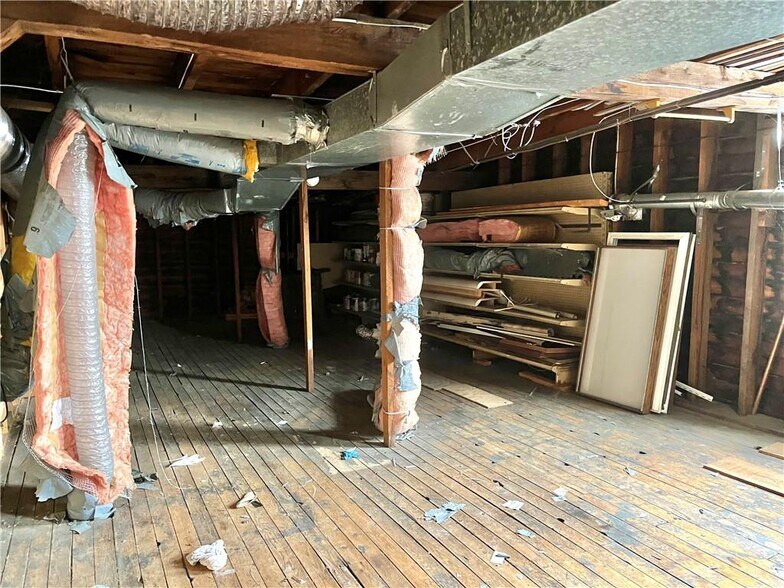 More Photos Of 10 Ontario St, Honeoye Falls Office Residential For Sale