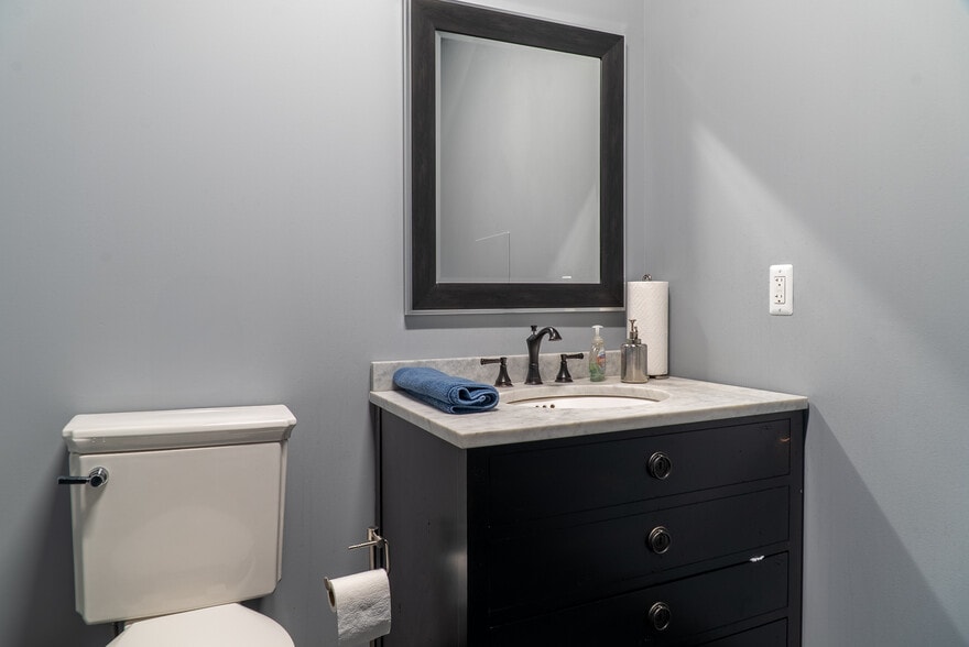 More Photos Of 154 W Speed Way, Pontiac Parking Garage For Sale