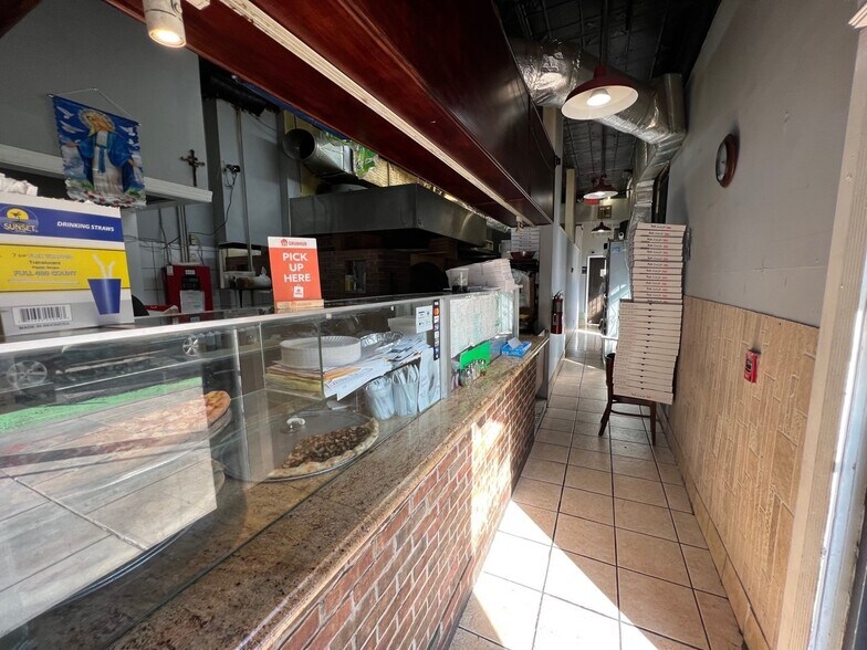 More Photos Of 520 Jersey Ave, Jersey City Storefront Retail Residential For Lease