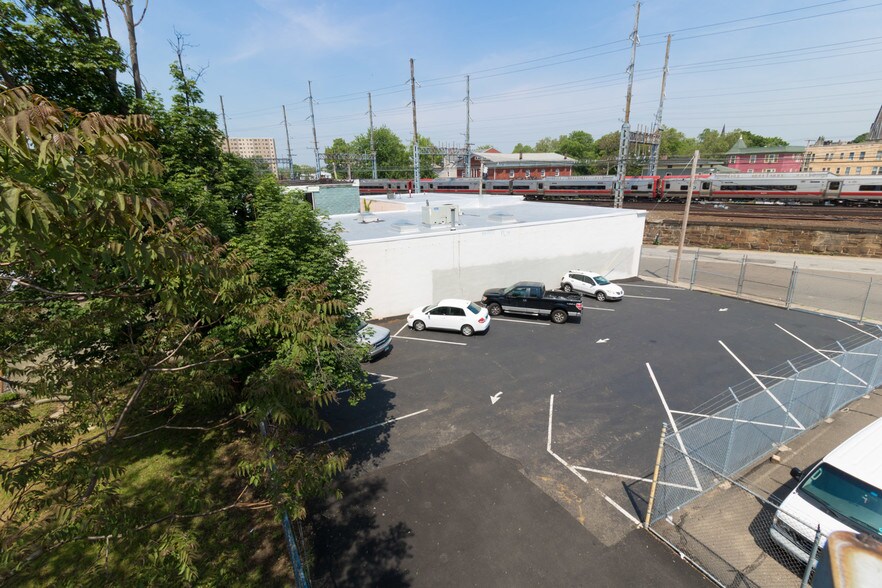 More Photos Of 135 Clarence St, Bridgeport Office For Sale