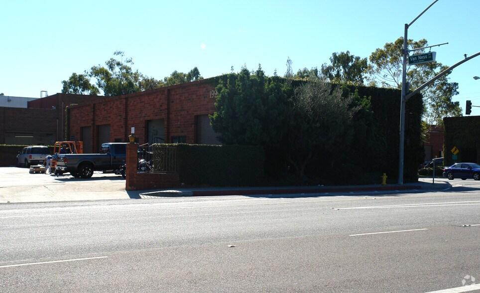 More Photos Of 1972-1996 W Del Amo Blvd, Torrance Warehouse For Lease