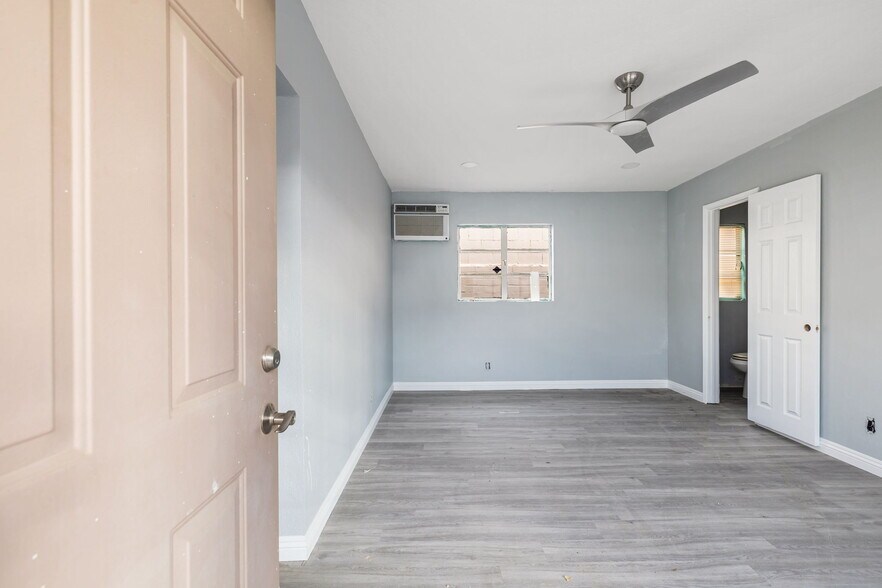 More Photos Of 1059-1063 N Palm Canyon Dr, Palm Springs Storefront For Sale