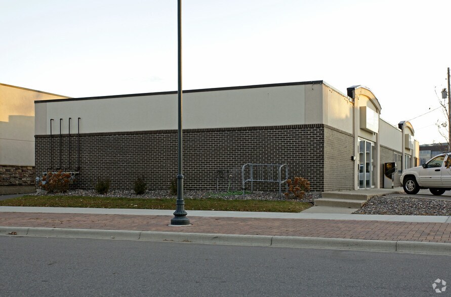 Primary Photo Of 18 15th Ave S, Saint Cloud Freestanding For Lease