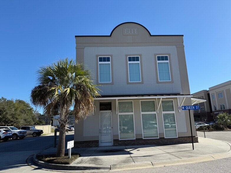 Primary Photo Of 1411 Queen St, Beaufort Office For Sale