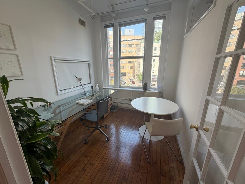 More Photos Of 285 W Broadway, New York Office For Lease