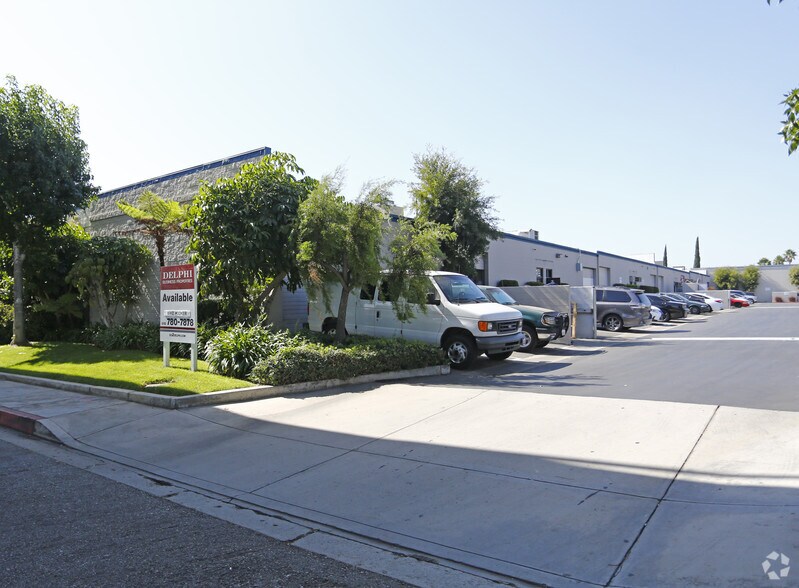 Primary Photo Of 815-825 Western Ave, Glendale Warehouse For Lease