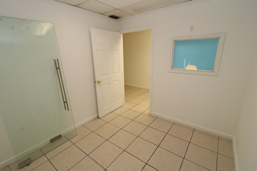 More Photos Of 6731-6755 Sunset Strip, Sunrise Unknown For Lease