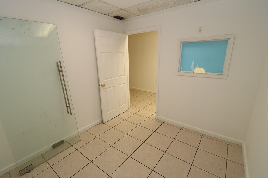 More Photos Of 6731-6755 Sunset Strip, Sunrise Unknown For Lease
