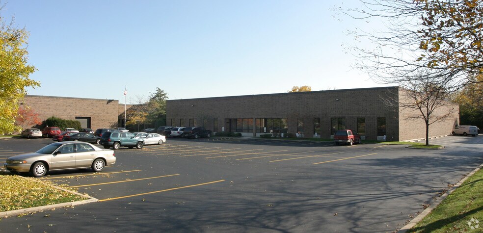 Primary Photo Of 820 Lakeside Dr, Gurnee Warehouse For Lease