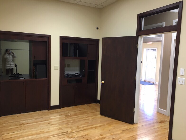More Photos Of 168 Boston Post Rd, Madison Medical For Sale