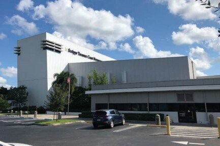 More Photos Of 760 NW Enterprise Dr, Port Saint Lucie Manufacturing For Lease