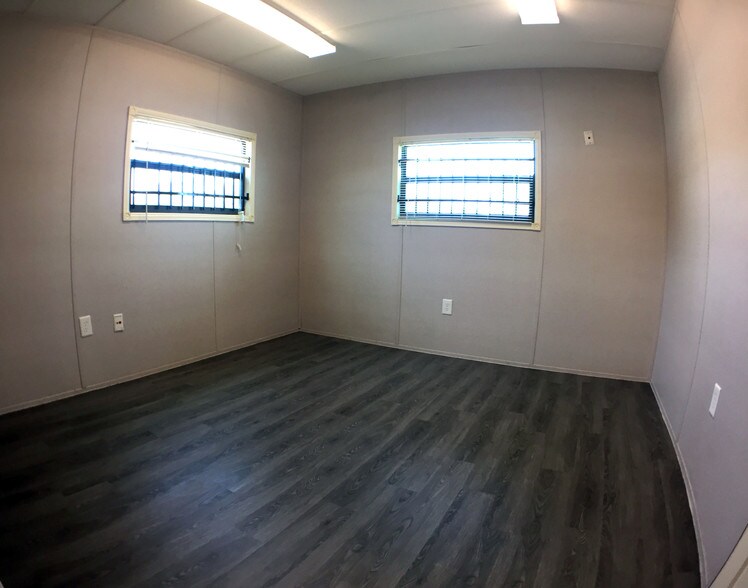More Photos Of 4439 Pinemont Dr, Houston Land For Lease