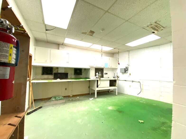 More Photos Of 915 N Hanover St, Elizabethtown Medical For Sale