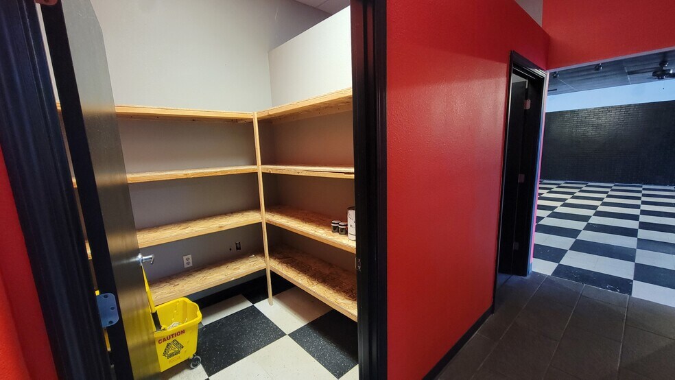 More Photos Of 5245-5251 Commercial St SE, Salem Freestanding For Lease