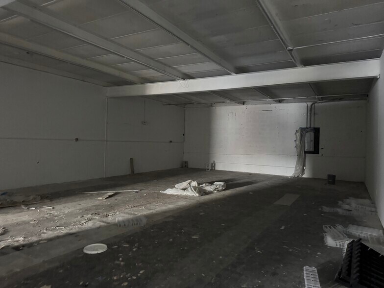 More Photos Of 2775 E 10th Ave, Hialeah Warehouse For Lease