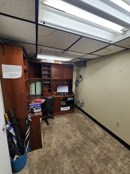 More Photos Of 321 N Main St, Hendersonville Restaurant For Lease