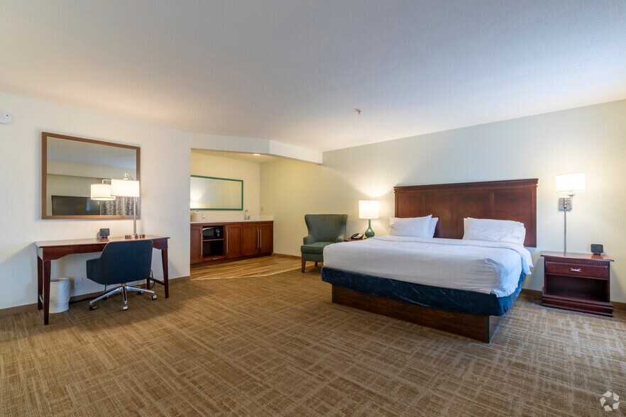 More Photos Of 2500 Coolidge Rd, East Lansing Hotel For Sale