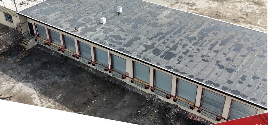 More Photos Of 22 Spence St, Bay Shore Distribution For Lease