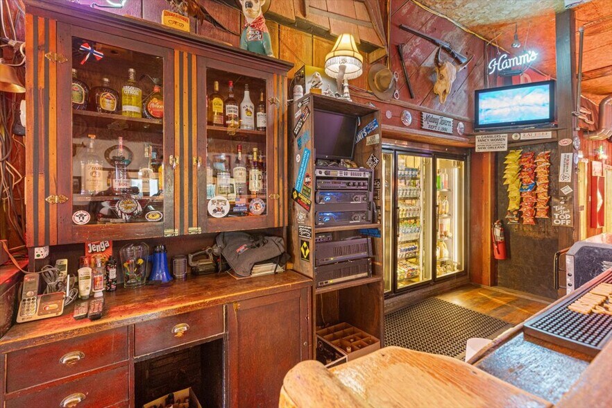More Photos Of 206 1st St, Soldier Restaurant For Sale