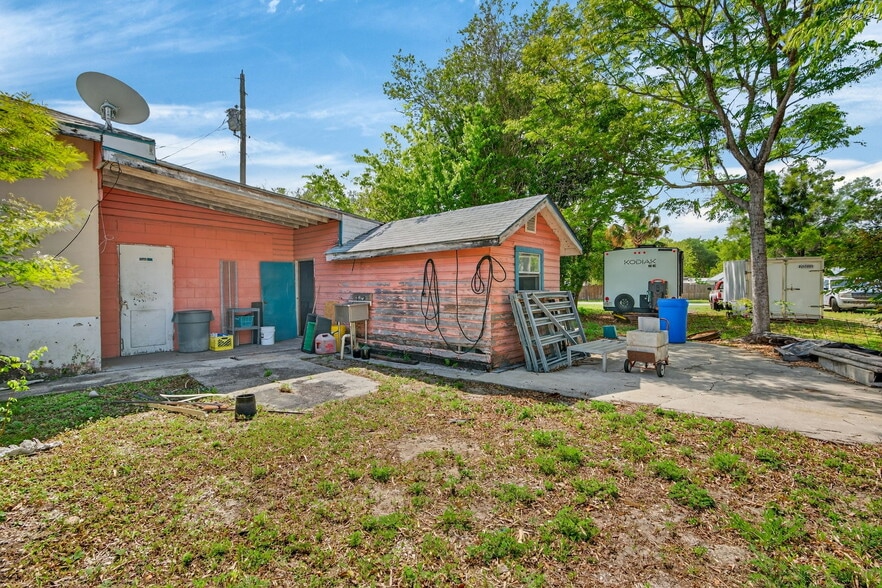 More Photos Of 800 S US 301, Sumterville Restaurant For Sale