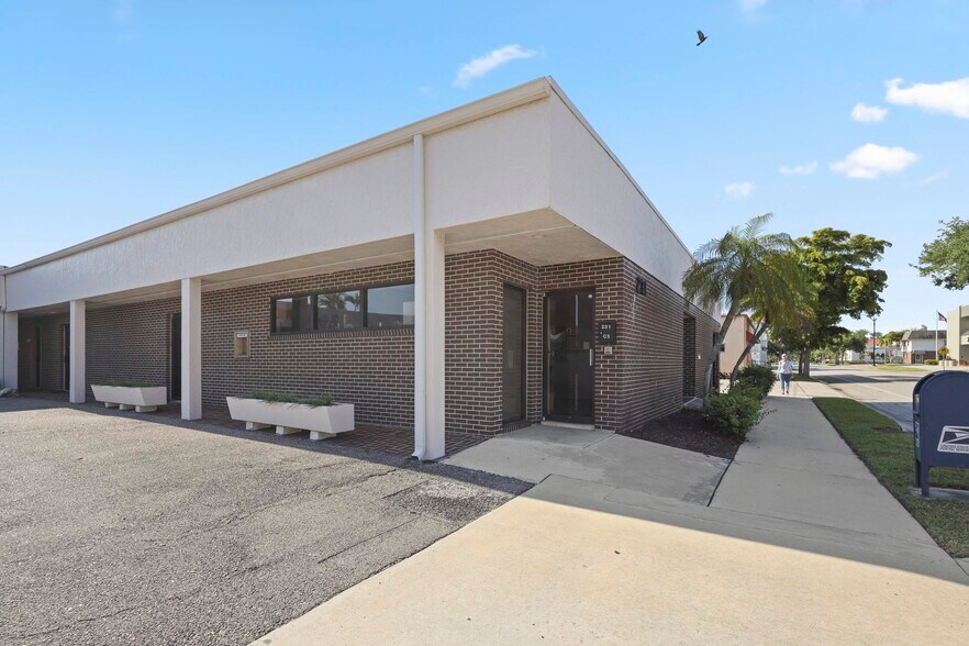 More Photos Of 227-233 Nokomis Ave, Venice Office For Sale