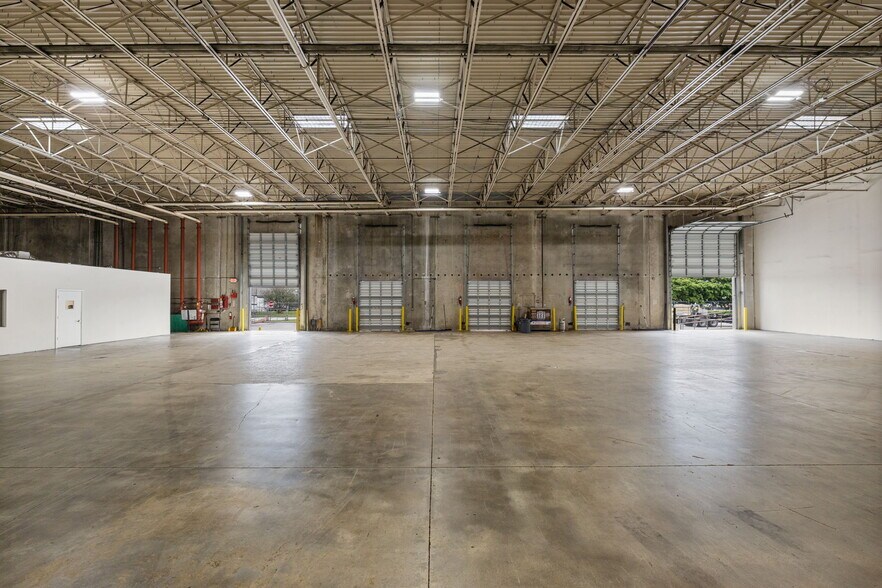 More Photos Of 12300 NW 32nd Ave, Miami Warehouse For Lease