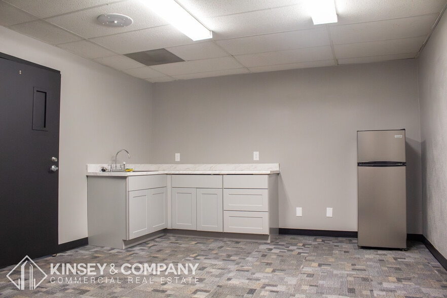 More Photos Of 6217 Lehman Dr, Colorado Springs Freestanding For Lease