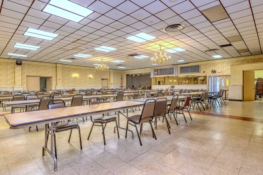 More Photos Of 560 Woodward Ave, New Haven Flex For Sale