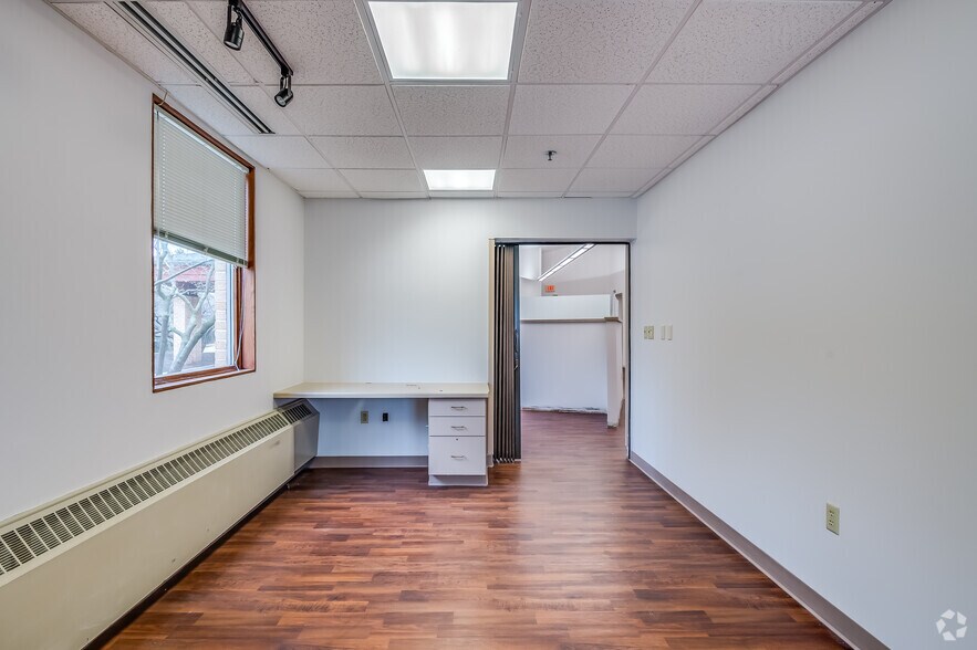 More Photos Of 7007 N Range Line Rd, Milwaukee Medical For Sale