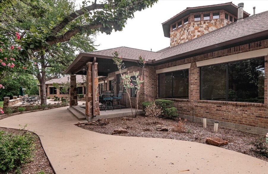 More Photos Of 6190 Virginia Pky, McKinney Medical For Lease