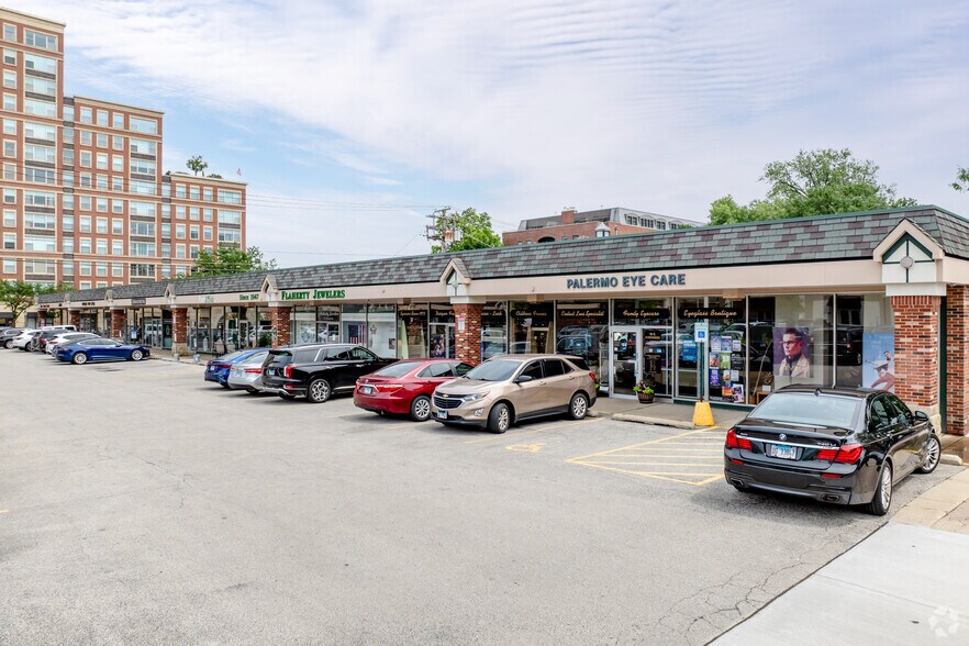 More Photos Of 10-36 S Evergreen Ave, Arlington Heights Unknown For Lease