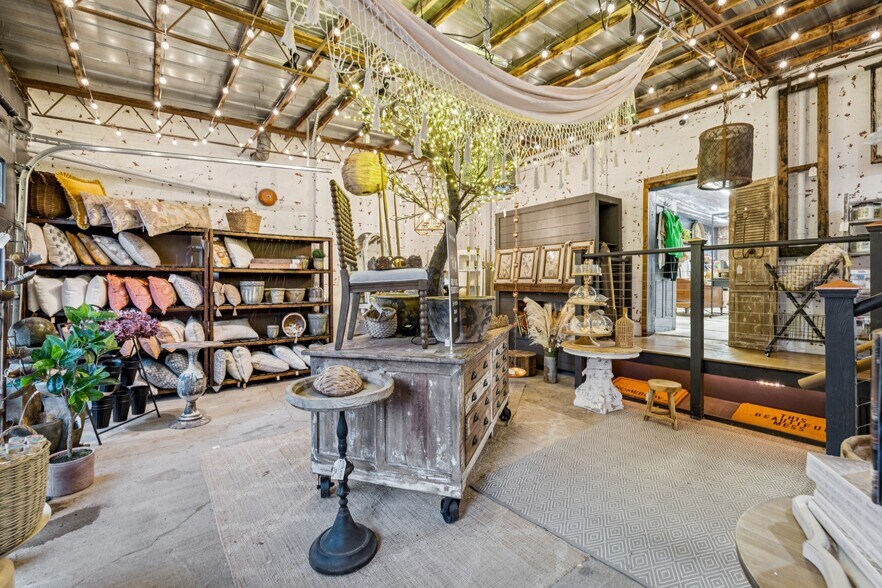 More Photos Of 134 S Main St, Goodlettsville Freestanding For Sale