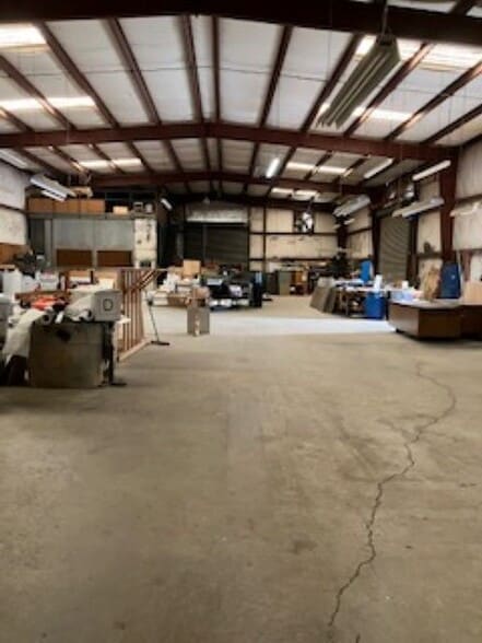 More Photos Of 6100 Coca Cola Blvd, Columbus Flex For Lease
