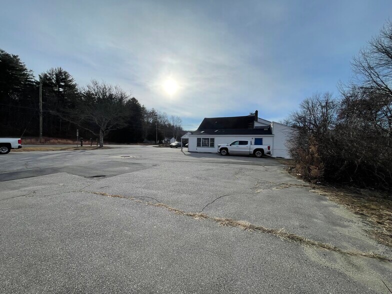 More Photos Of 15 River Rd, Willington General Retail For Sale