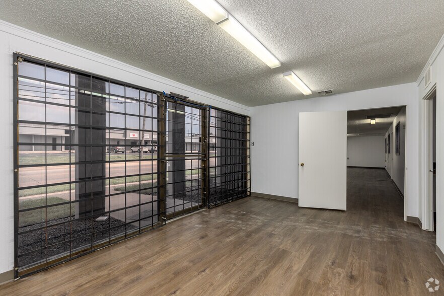 More Photos Of 2630 Northaven Rd, Dallas Unknown For Lease