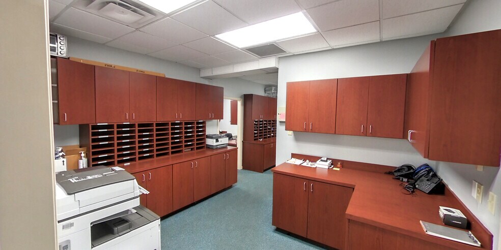 More Photos Of 5610 Fort Caroline Rd, Jacksonville Office For Sale