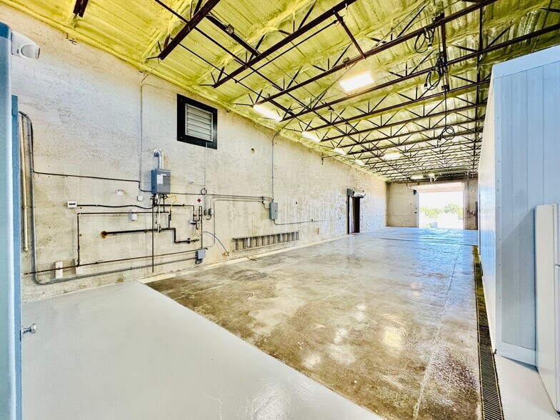 More Photos Of 36730 Democracy Dr, Trinidad Warehouse For Lease