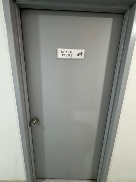 More Photos Of 3573 Laconia Ave, Bronx Apartments For Sale