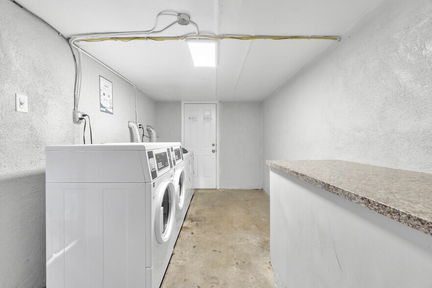 More Photos Of 1211 Magnolia Ave, Long Beach Apartments For Sale