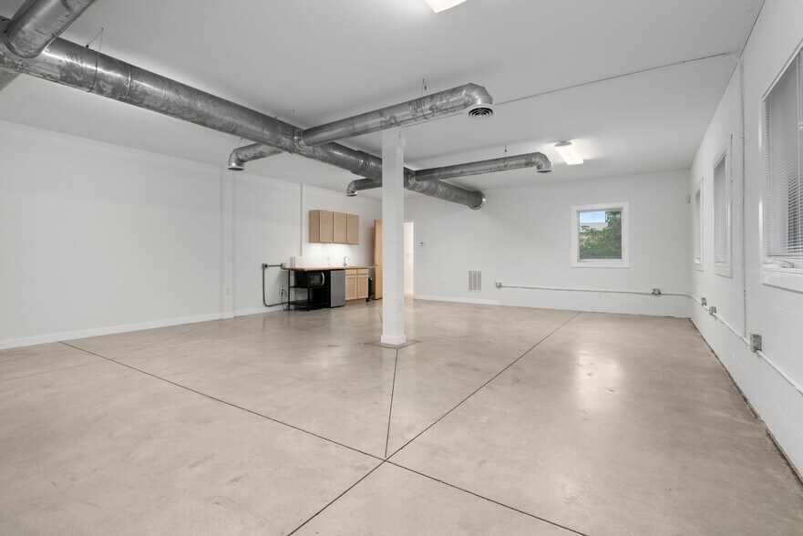 More Photos Of 2035 Manchester St NE, Atlanta Loft Creative Space For Lease