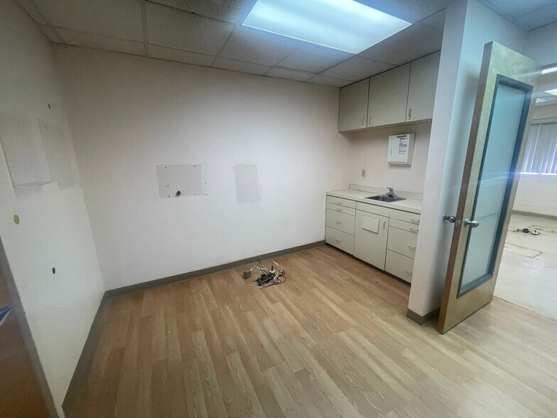 More Photos Of 1150 Portion Rd, Holtsville Medical For Lease