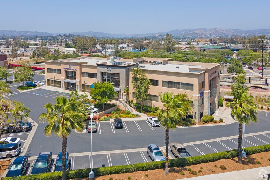 More Photos Of 810-890 W Valley Pky, Escondido Unknown For Lease