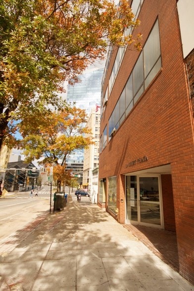 More Photos Of 19 Court St, White Plains Office For Lease