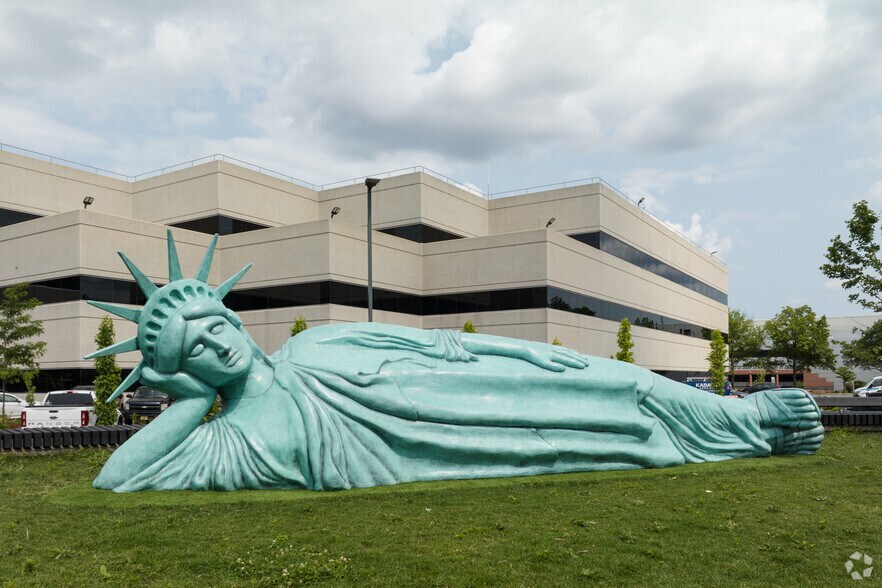 More Photos Of 1441 South Ave, Staten Island Office For Lease