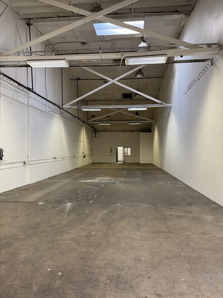 More Photos Of 833 S 19th St, Richmond Warehouse For Lease