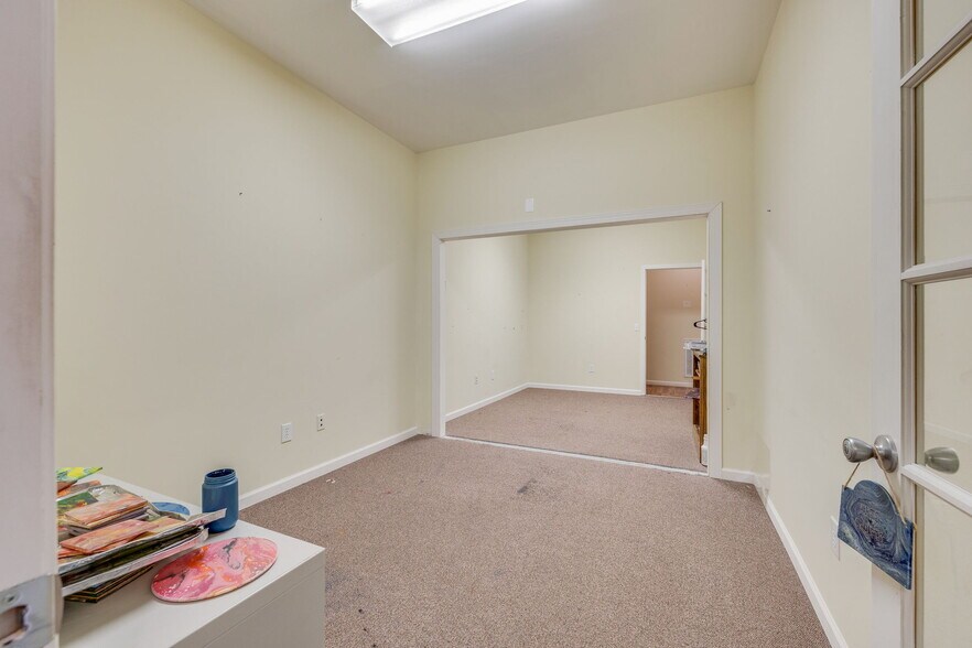 More Photos Of 3815 Highway 66 S, Rogersville Office For Lease